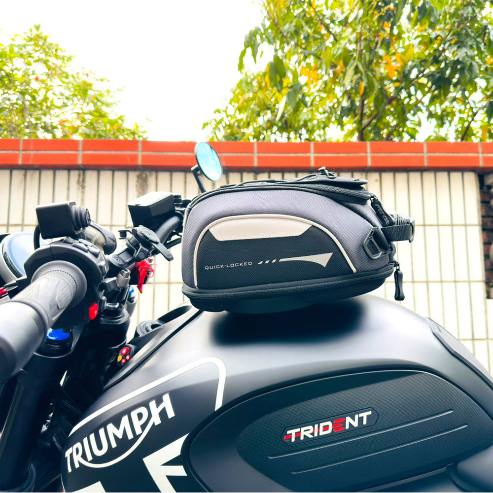 CUCYMA Quick Release Motorcycle Tank Bag for Triumph Street Triple 660 675 765 Anti-theft Navi Bag