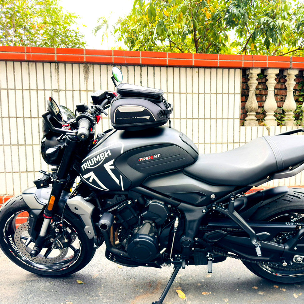 CUCYMA Quick Release Motorcycle Tank Bag for Triumph Street Triple 660 675 765 Anti-theft Navi Bag